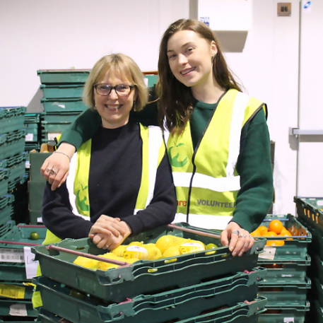 Mum and daughter volunteering at FareShare