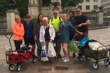 People With FareShare food